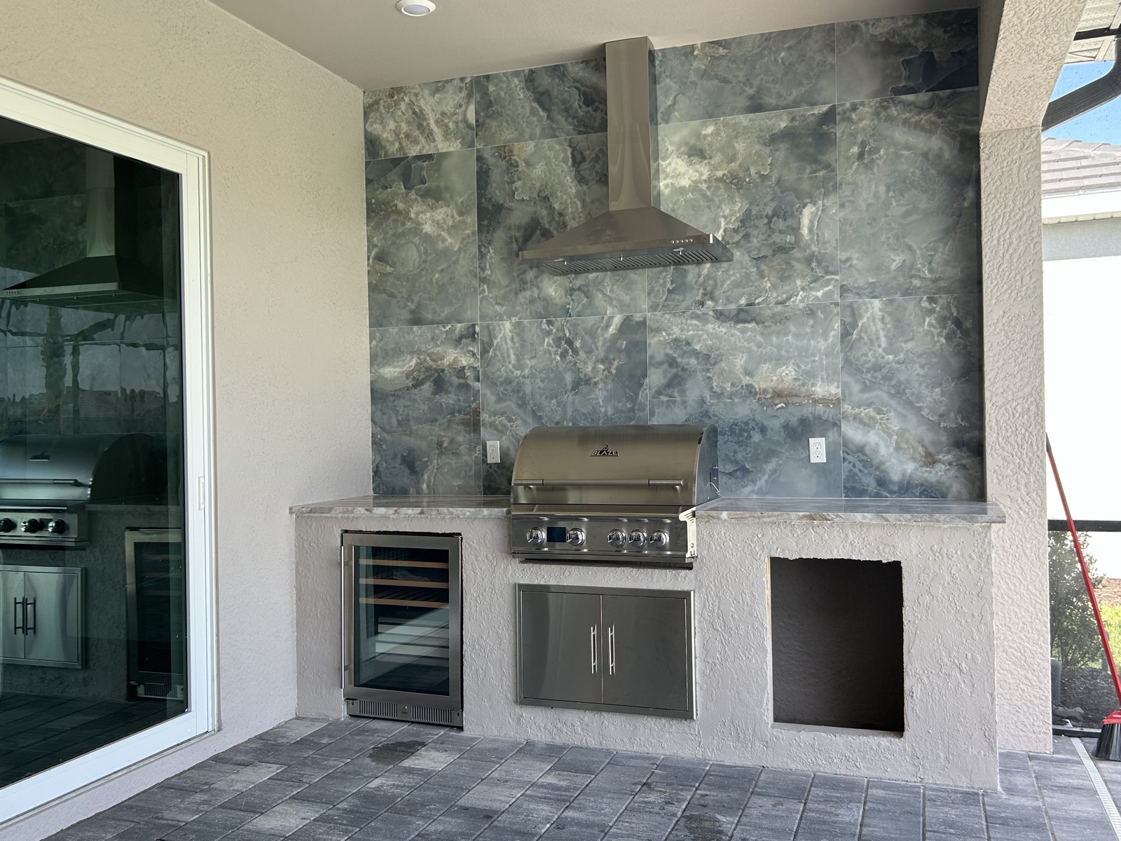 Outdoor kitchen
